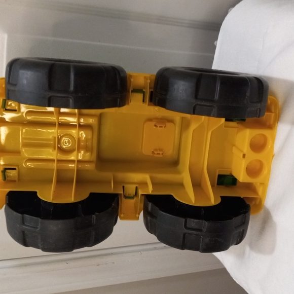 John Deere Mega Bloks Lil' Tractor - Picture 8 of 8